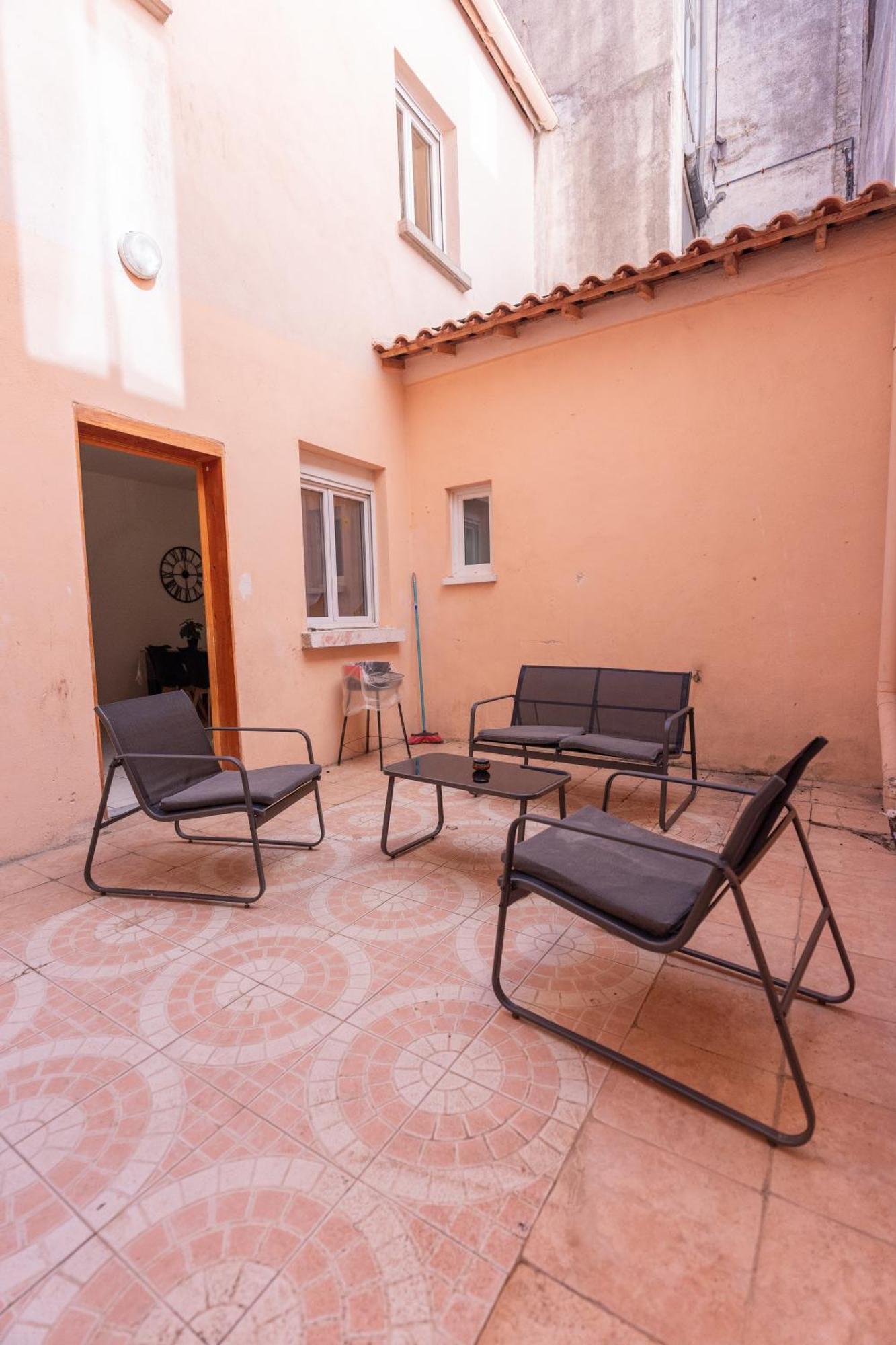 Appartement Tout Equipe Pour 6 Personnes A 15Min Des Plages Béziers Dış mekan fotoğraf