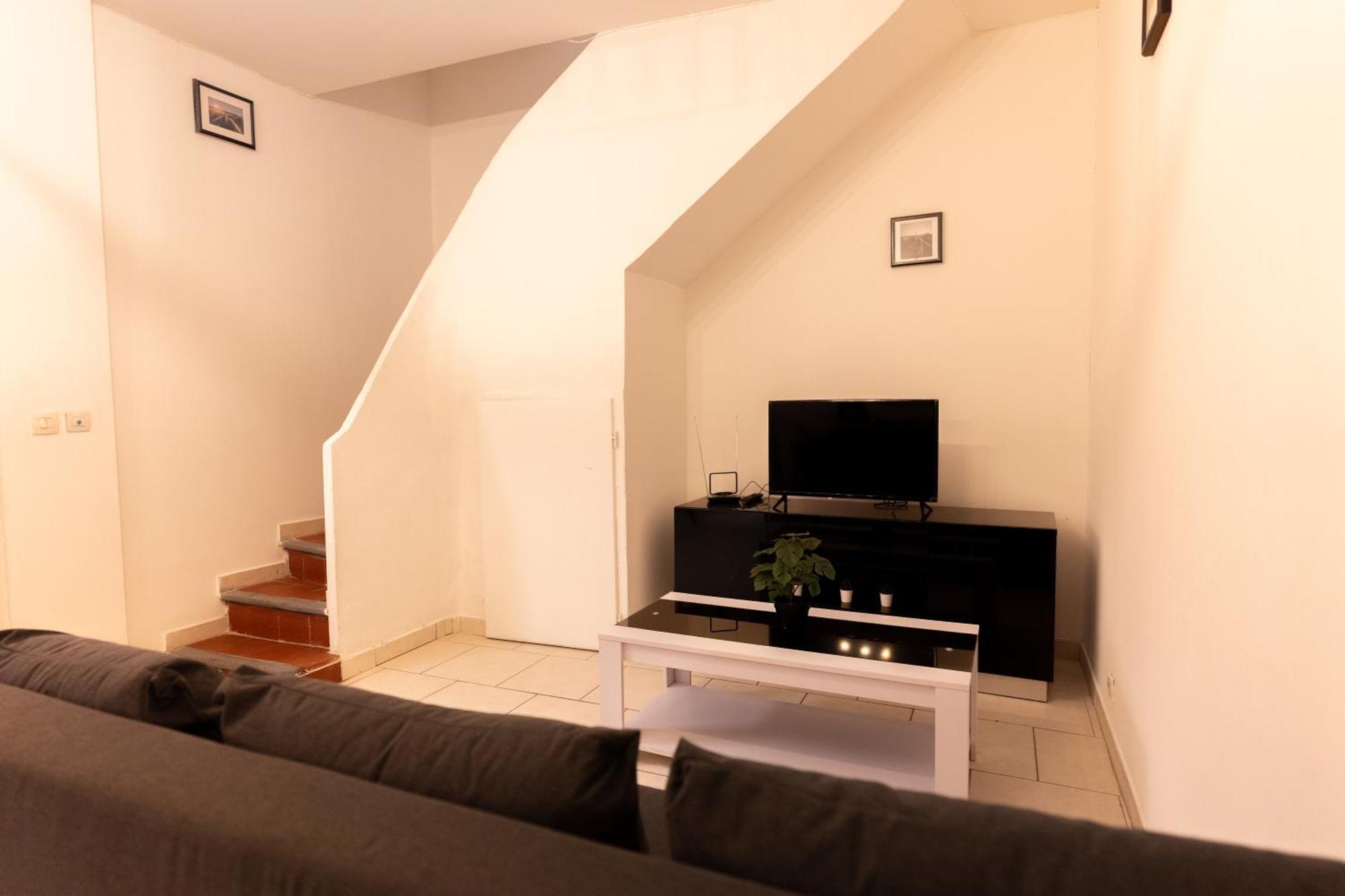 Appartement Tout Equipe Pour 6 Personnes A 15Min Des Plages Béziers Dış mekan fotoğraf